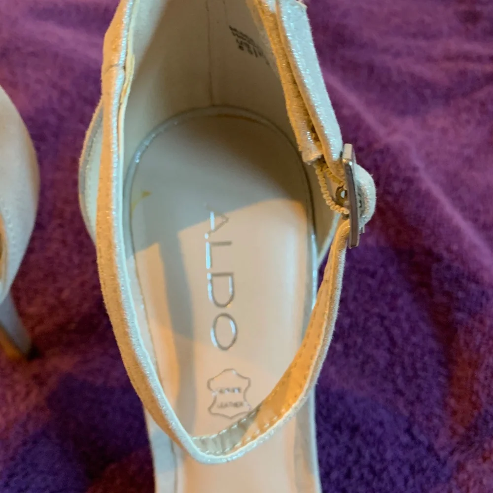 NWOB Aldo Silver/Rhinestone Ankle Leather Sandals sz 8.5